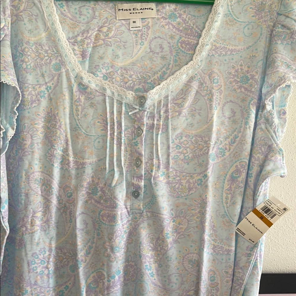 Miss Elaine Floral Nightgown - Picture 6 of 11